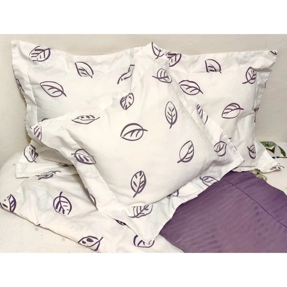 Week End White & Purple Leaf Pattern Throw Decoration Pillows Bed Couch Home